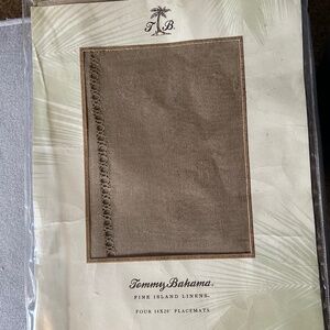 Tommy Bahama - placemats 4 14 x 20 new
